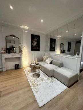 Charming Apartment in Saint-Gilles, Brussels, Perfect Getaway